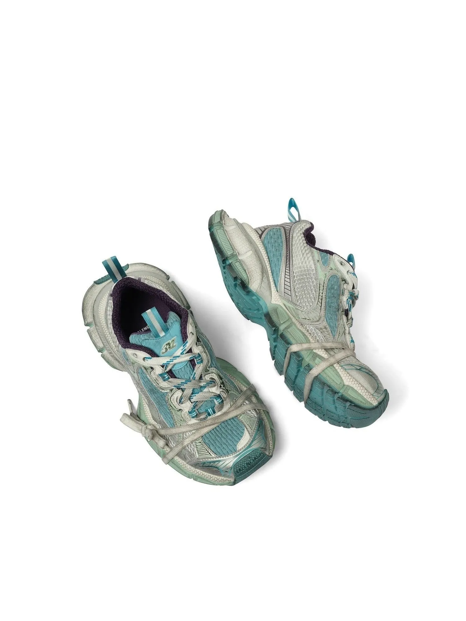 3XL Sneaker in Light Blue/White