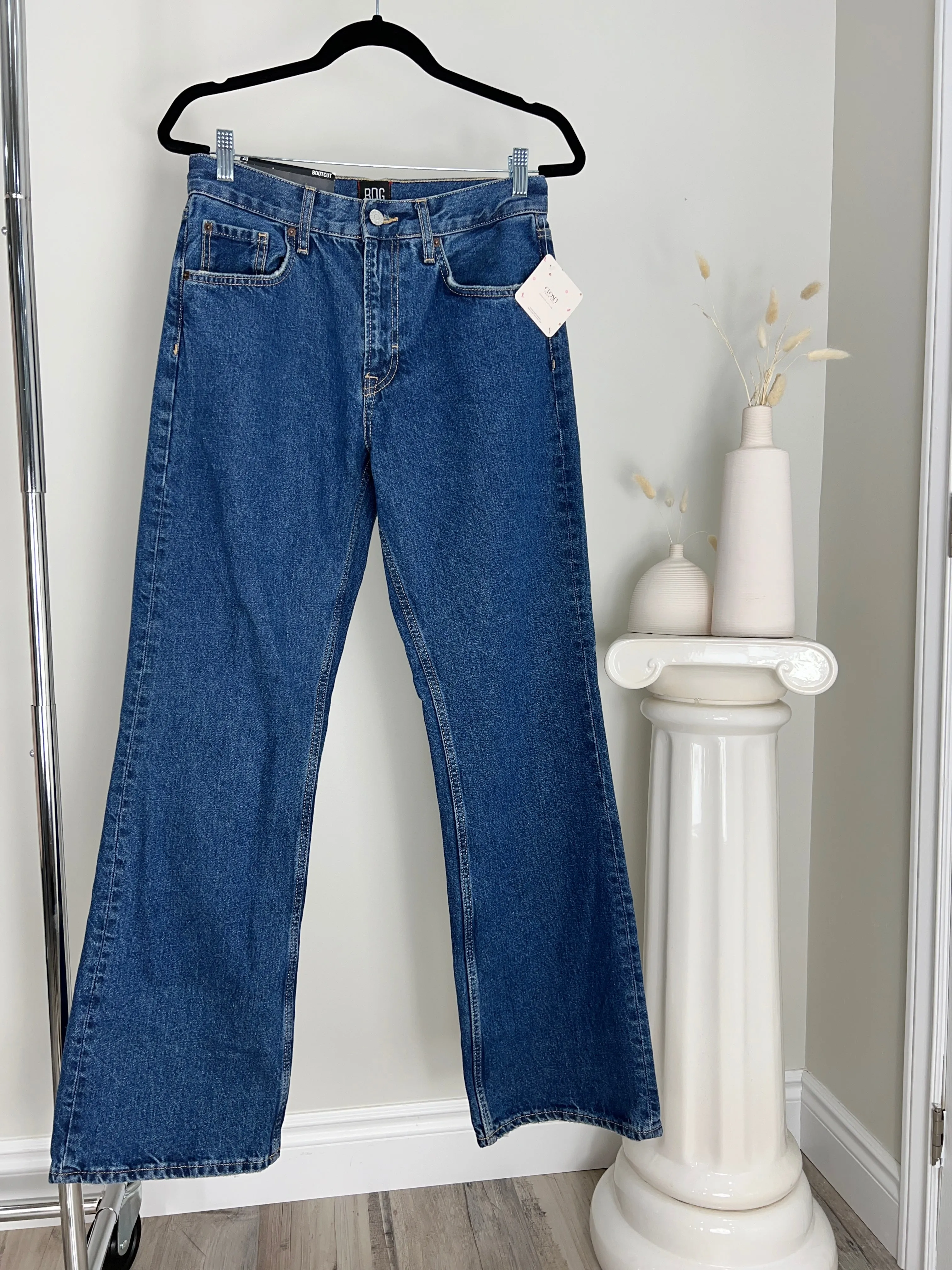 DARK WASH BDG BOOTCUT JEANS (29)