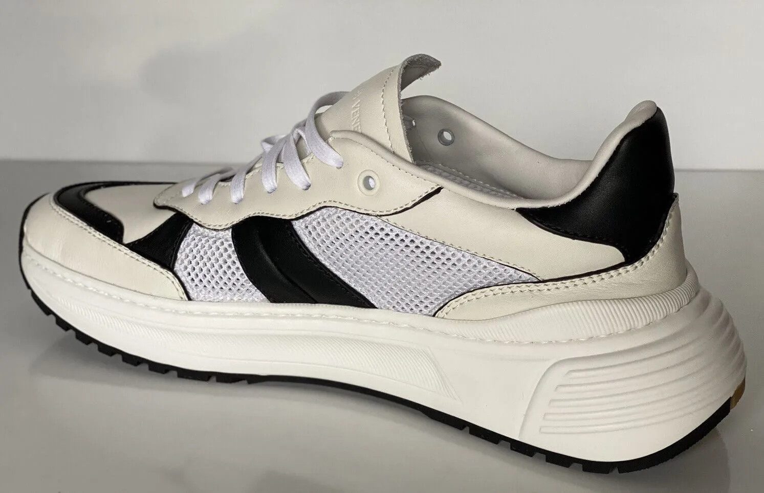 NIB $790 Bottega Veneta Men's Leather & Mesh Sneakers White/Black 10 US 565646